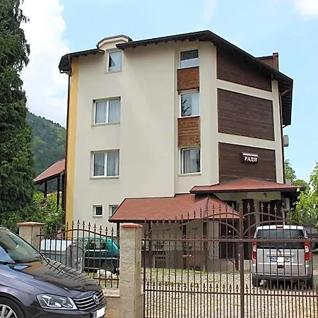 Hotel ради *